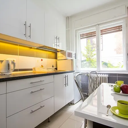 Andrassy With Inside Parking Apartament *