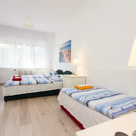 Andrassy With Inside Parking Apartament