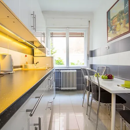 Andrássy With Inside Parking