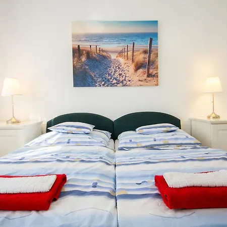 Andrassy With Inside Parking Appartement Boedapest